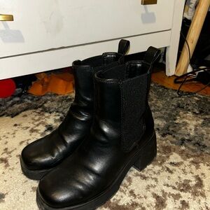 Steve Madden Chelsea Boot size 8.5